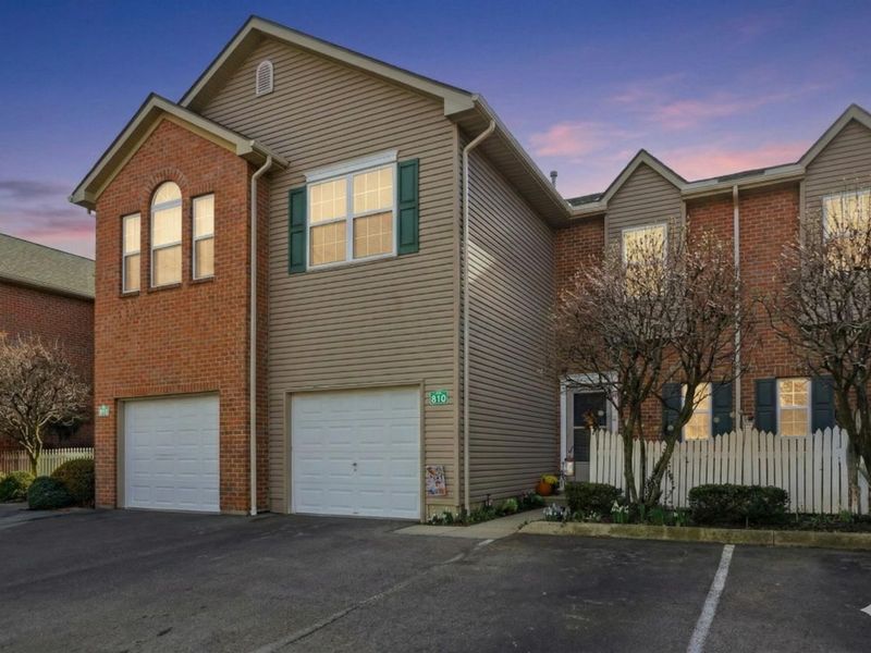 810 Mystic Pointe Drive, Lewis Center, OH 43035 Photo 1