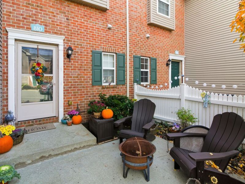 810 Mystic Pointe Drive, Lewis Center, OH 43035 Photo 22