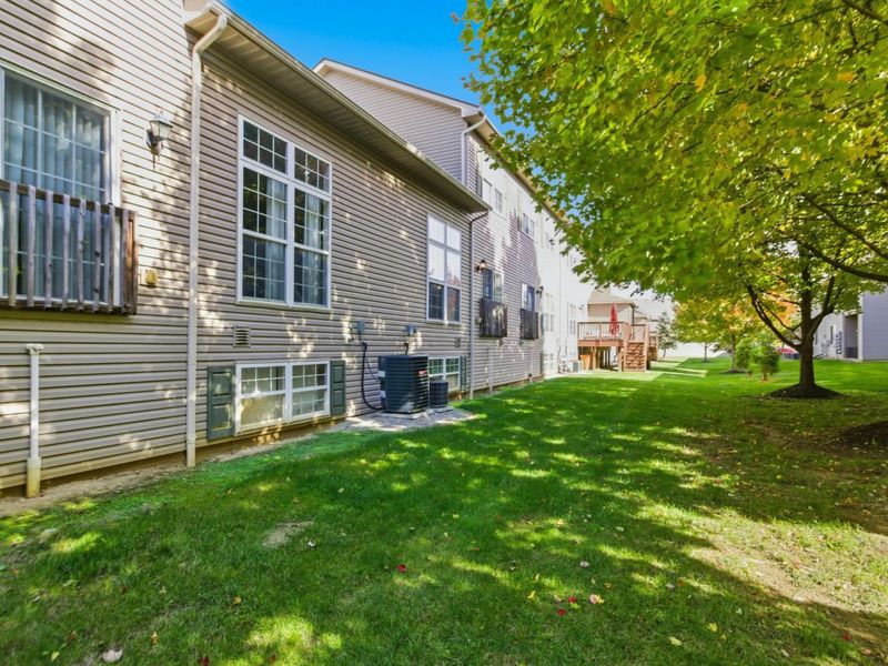 810 Mystic Pointe Drive, Lewis Center, OH 43035 Photo 24