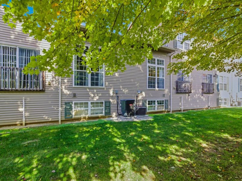 810 Mystic Pointe Drive, Lewis Center, OH 43035 Photo 25