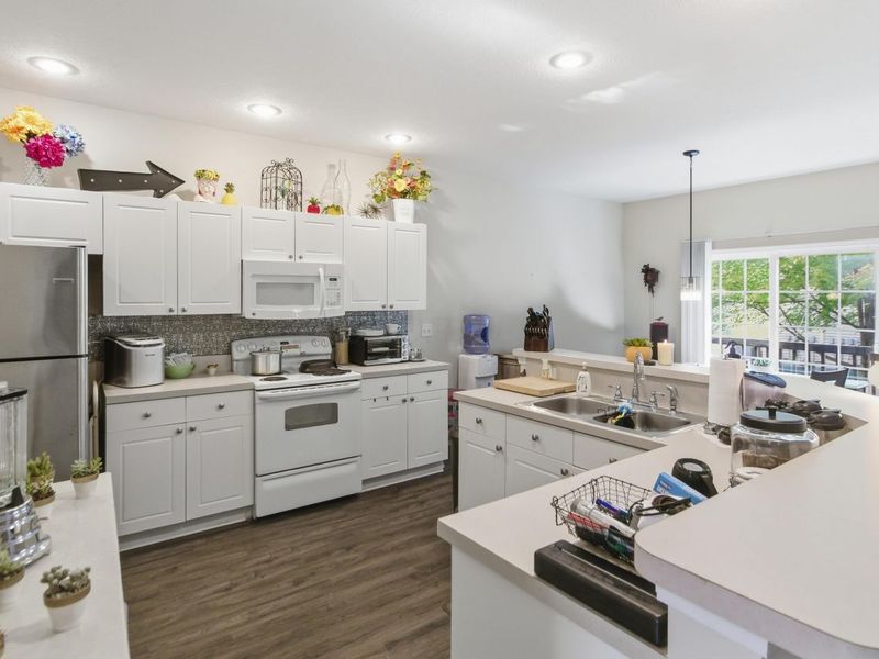 810 Mystic Pointe Drive, Lewis Center, OH 43035 Photo 7