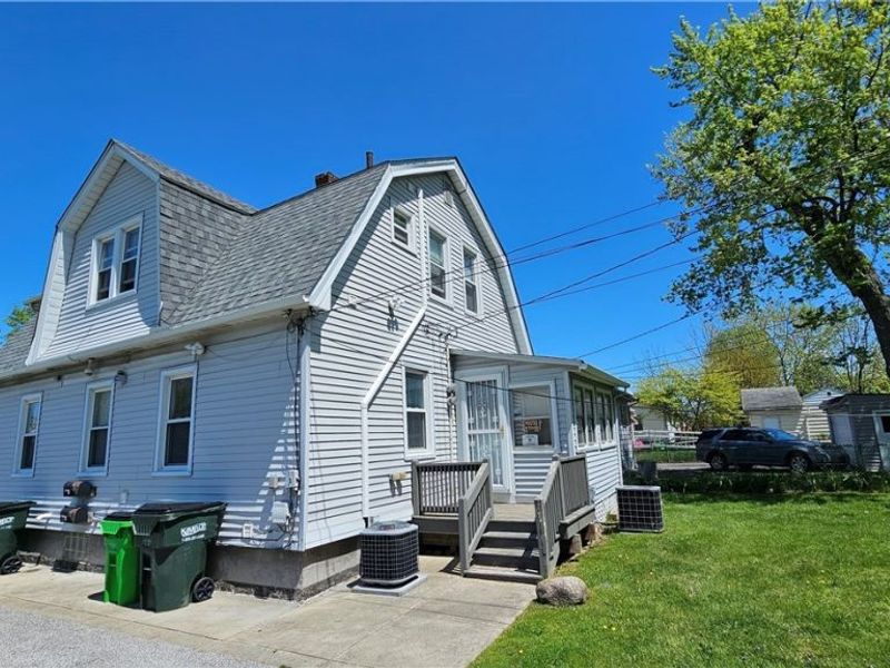 19326 Tyronne Avenue, Euclid, OH 44119 Photo 2