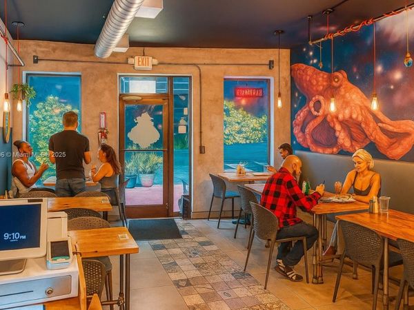 205 NE 35th St, Miami, FL 33137