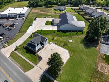 15803 E US 24 Highway, Independence, MO 64050