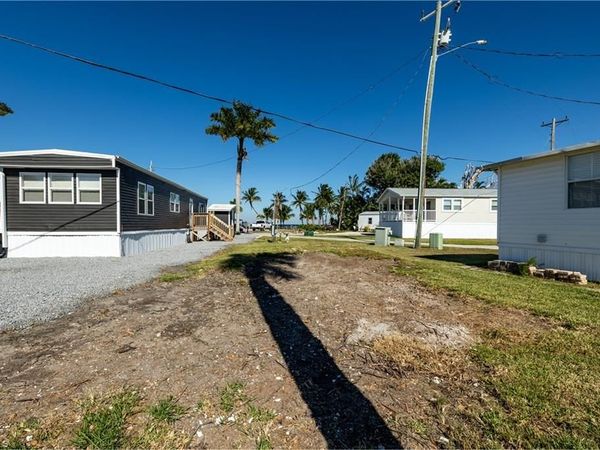 16978 Captains DR, BOKEELIA, FL 33922