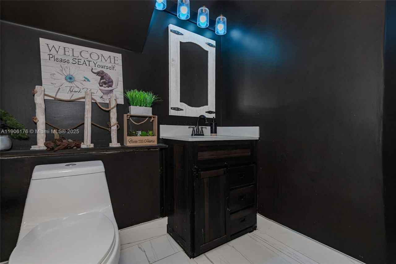 4028 NW 23rd Ct, Miami, FL 33142 Photo