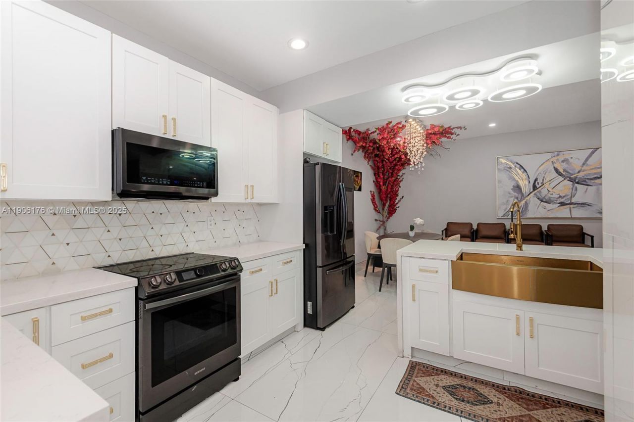 4028 NW 23rd Ct, Miami, FL 33142 Photo