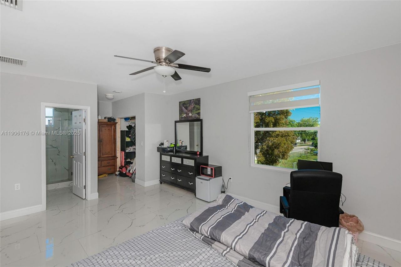 4028 NW 23rd Ct, Miami, FL 33142 Photo