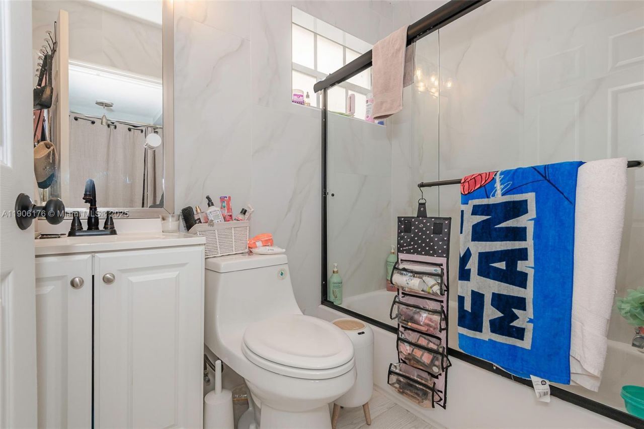 4028 NW 23rd Ct, Miami, FL 33142 Photo