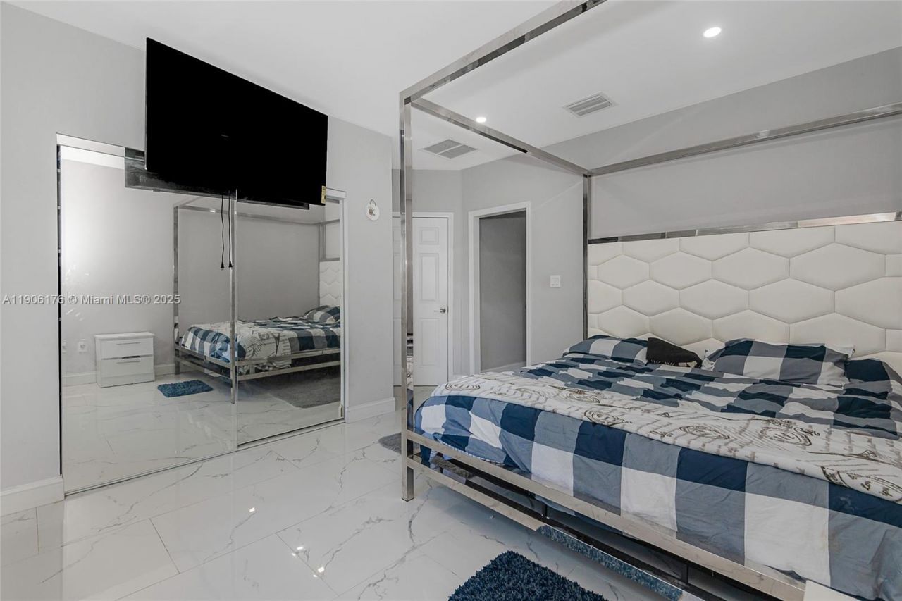 4028 NW 23rd Ct, Miami, FL 33142 Photo