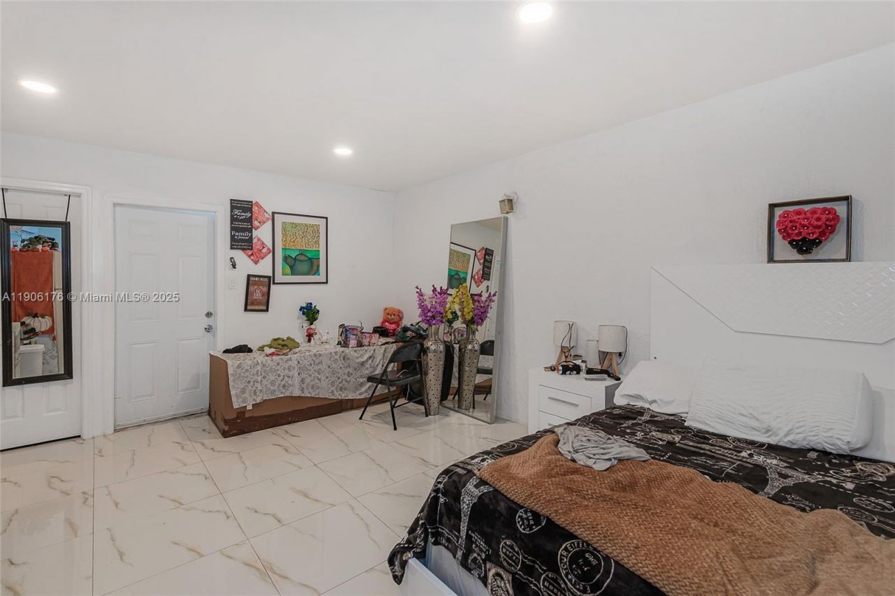 4028 NW 23rd Ct, Miami, FL 33142 Photo