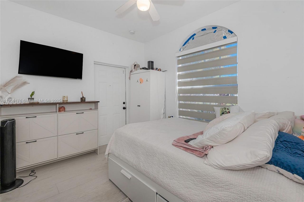 4028 NW 23rd Ct, Miami, FL 33142 Photo