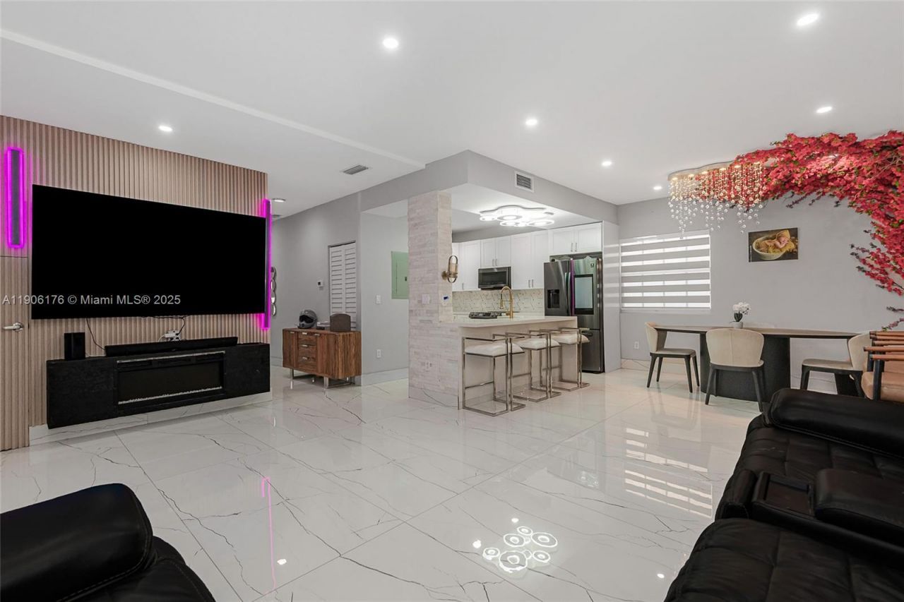 4028 NW 23rd Ct, Miami, FL 33142 Photo