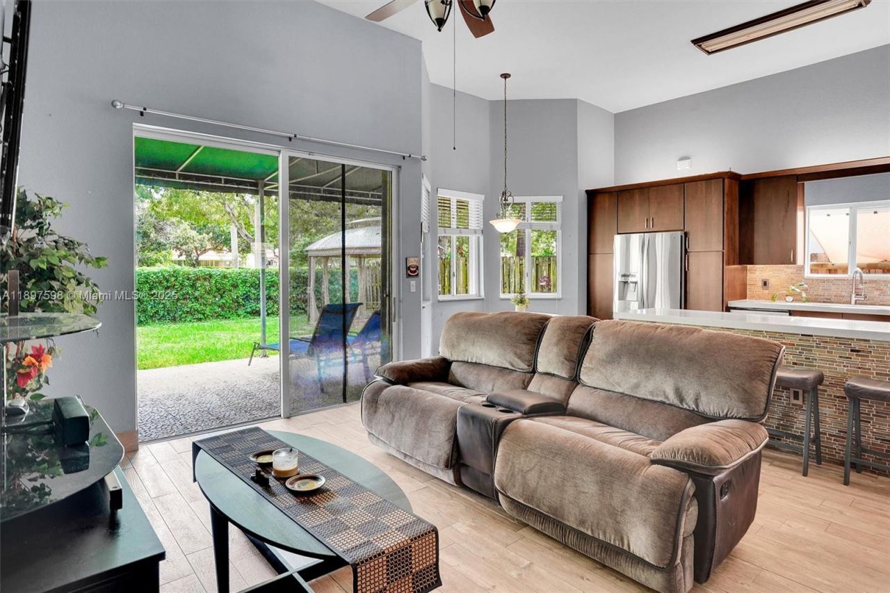 1861 SE 19th Ave, Homestead, FL 33035 Photo