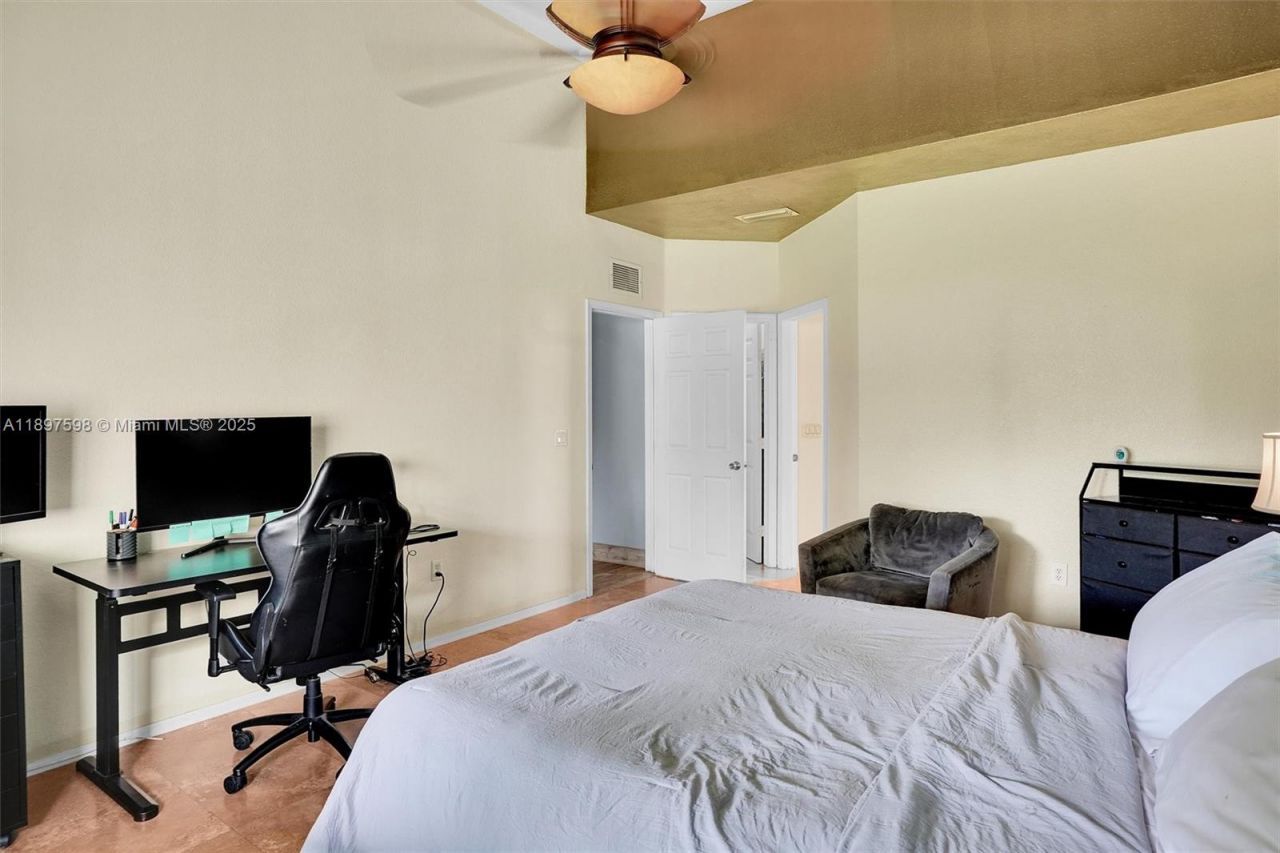 1861 SE 19th Ave, Homestead, FL 33035 Photo