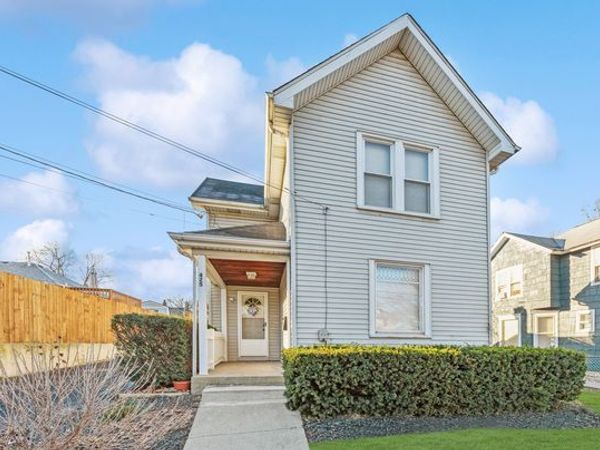 425 E 9th Street, Unit 2, Lockport, IL 60441