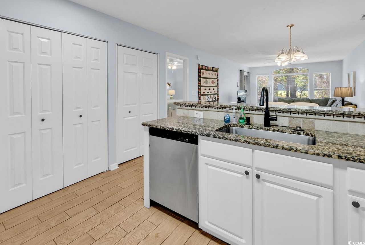 390 Pinehurst Ln. Photo 4