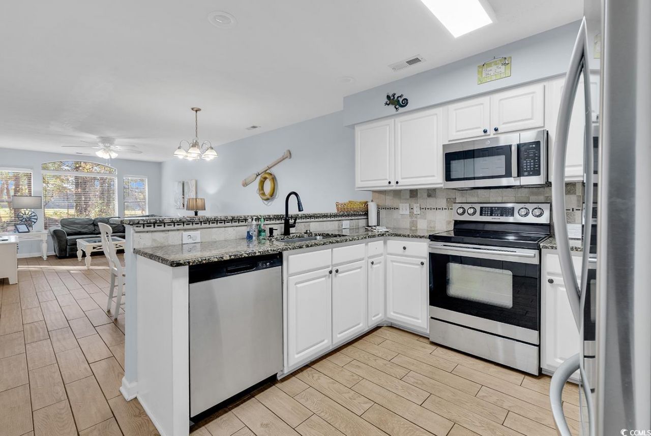 390 Pinehurst Ln. Photo 5