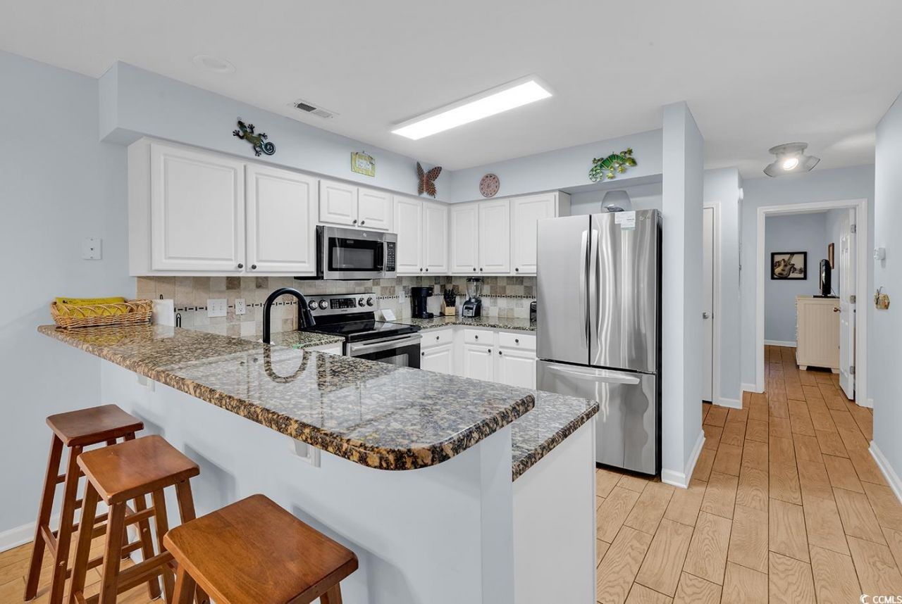 390 Pinehurst Ln. Photo 7