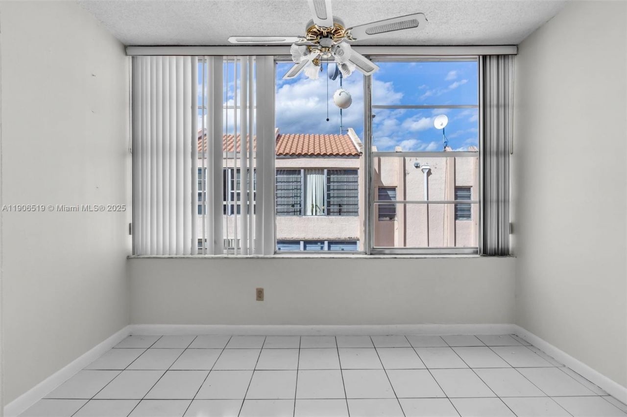 7345 W 4th Ave, Unit 402, Hialeah, FL 33014 Photo