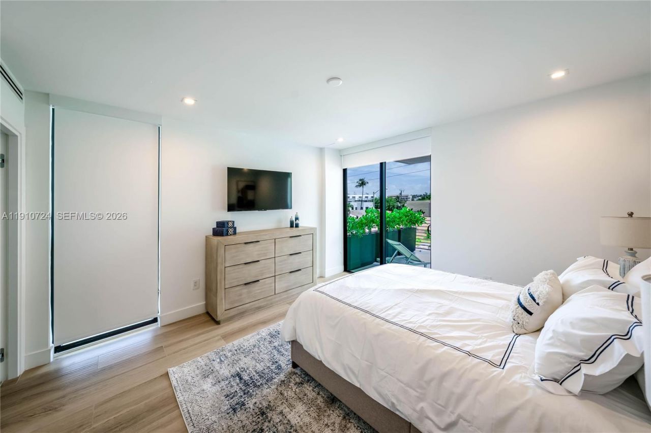 1930 Bay Dr, Unit 1, Miami Beach, FL 33141 Photo