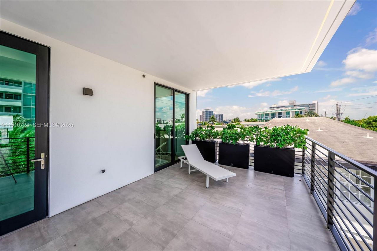 1930 Bay Dr, Unit 1, Miami Beach, FL 33141 Photo