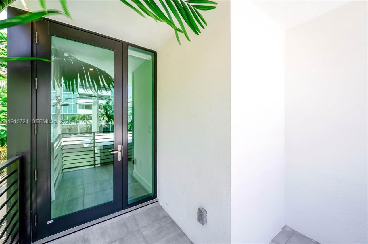 1930 Bay Dr, Unit 1, Miami Beach, FL 33141 Photo