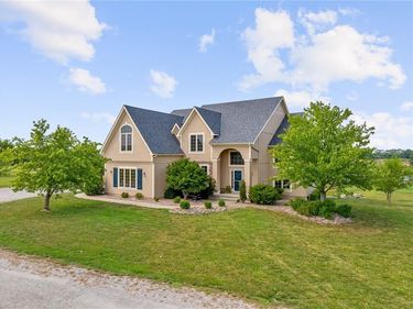 927 E 1938 Road, Eudora, KS 66025