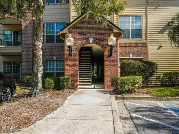 7800 POINT MEADOWS Drive, Unit 711, Jacksonville, FL 32256
