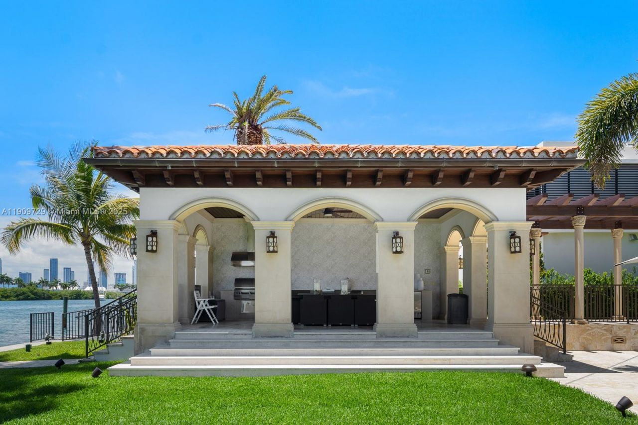 210 Palm Avenue, Miami Beach, FL 33139 Photo