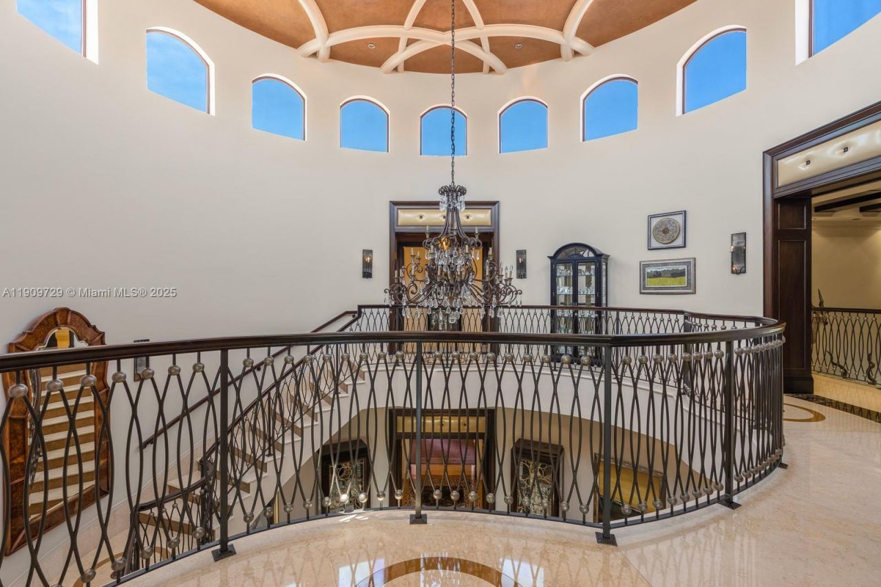 210 Palm Avenue, Miami Beach, FL 33139 Photo