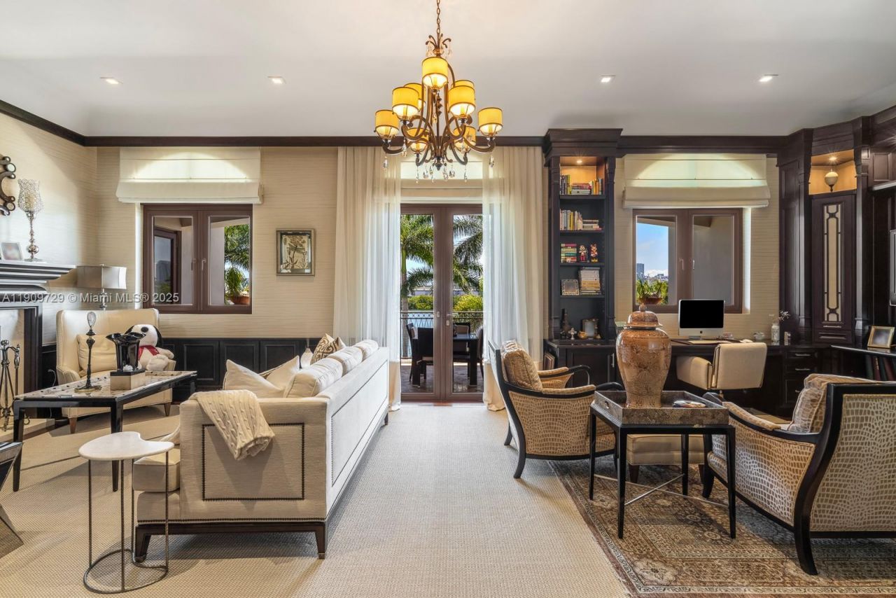 210 Palm Avenue, Miami Beach, FL 33139 Photo