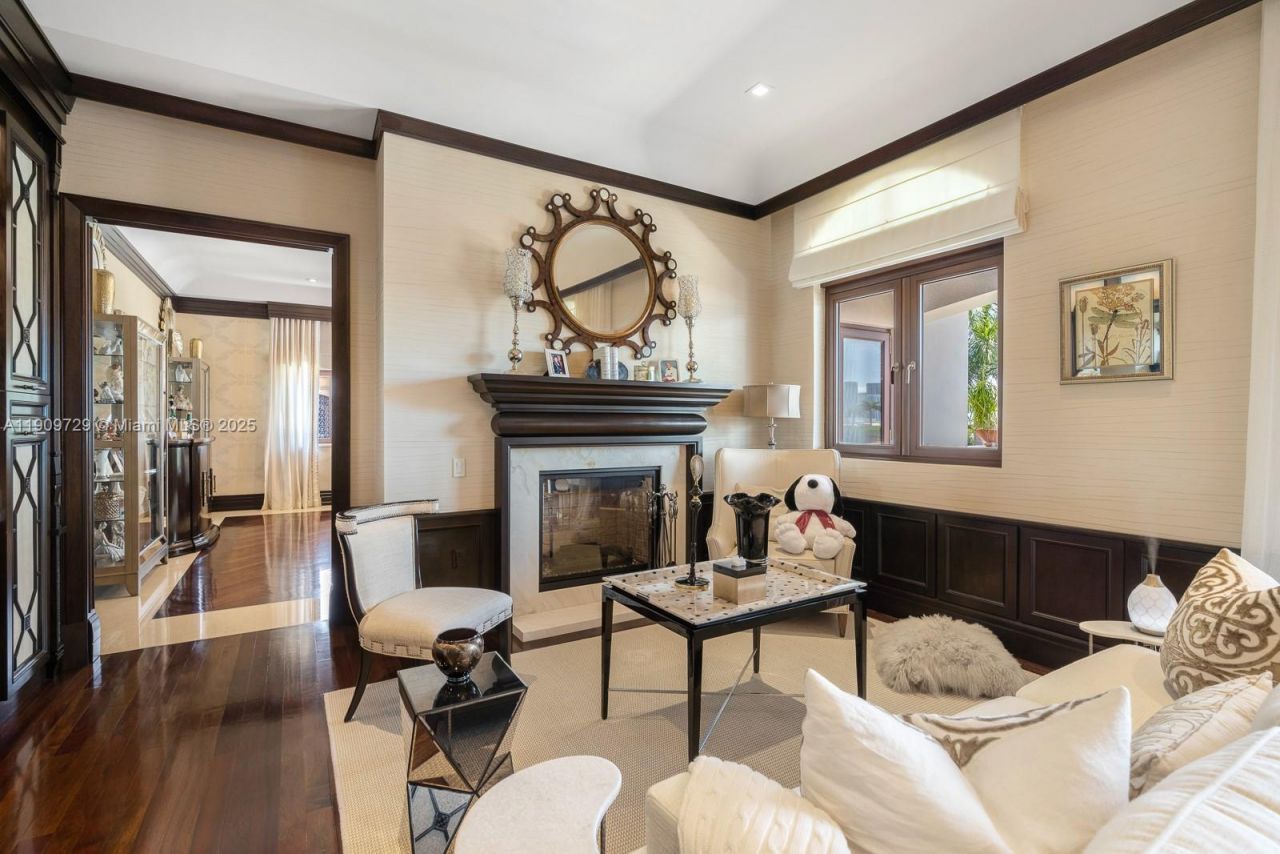 210 Palm Avenue, Miami Beach, FL 33139 Photo