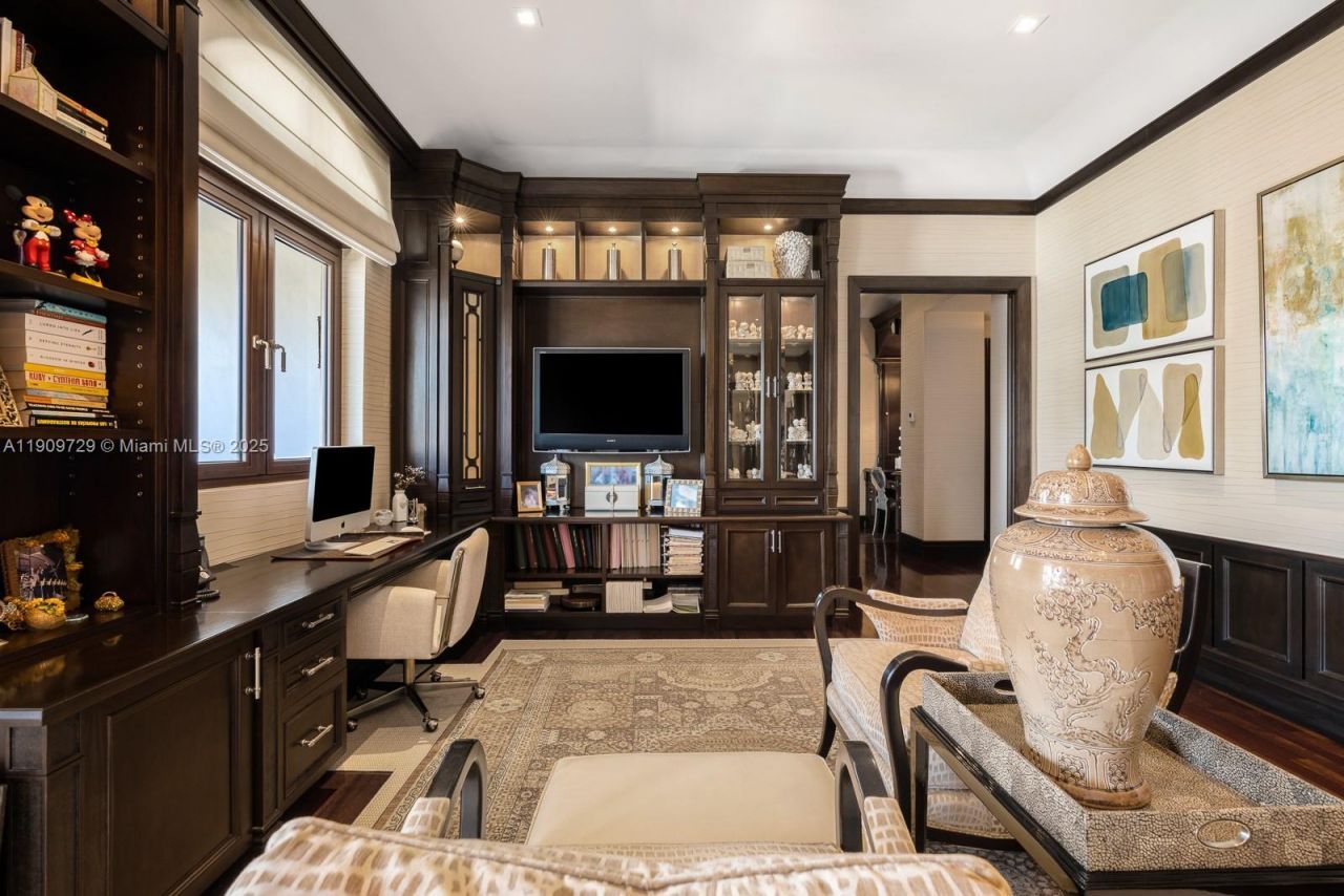 210 Palm Avenue, Miami Beach, FL 33139 Photo