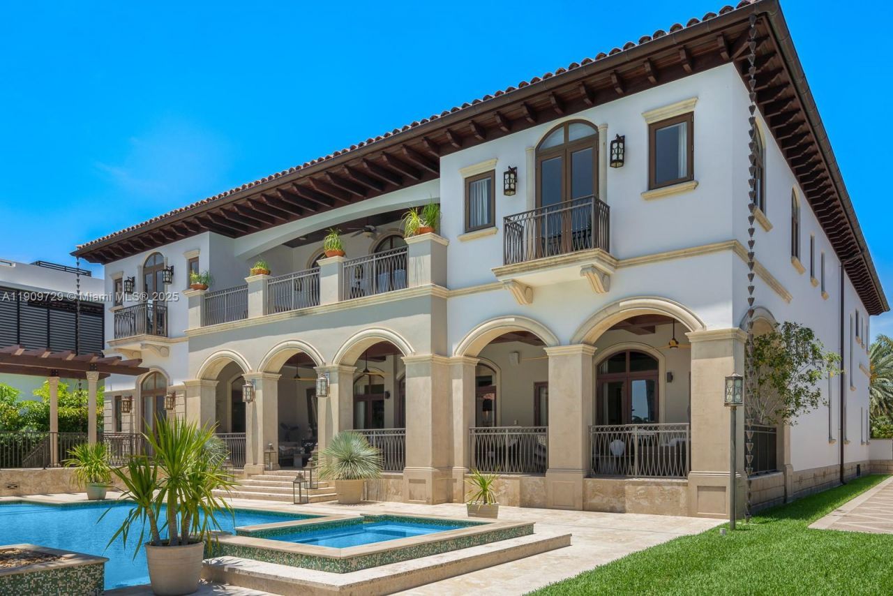 210 Palm Avenue, Miami Beach, FL 33139 Photo