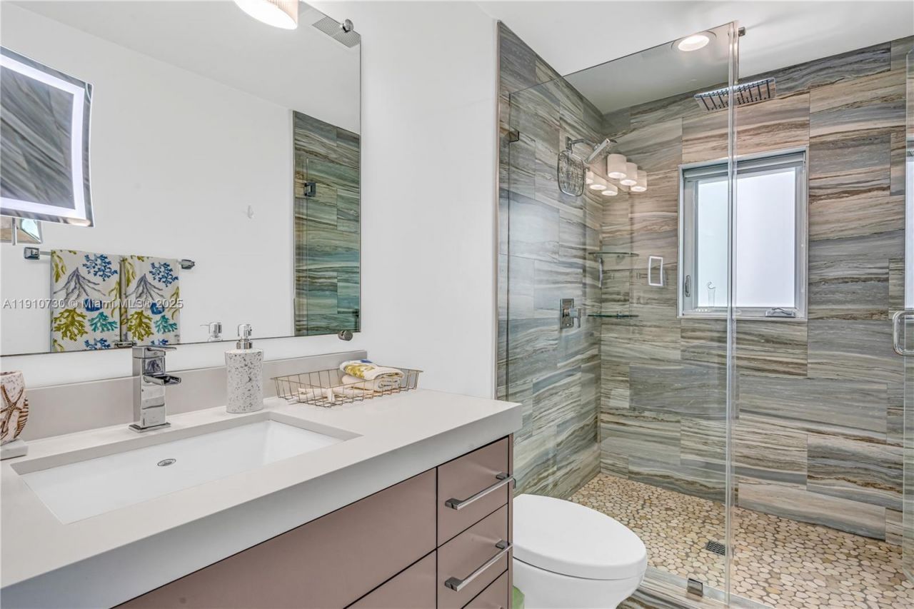 325 Calusa, Islamorada, FL 33037 Photo