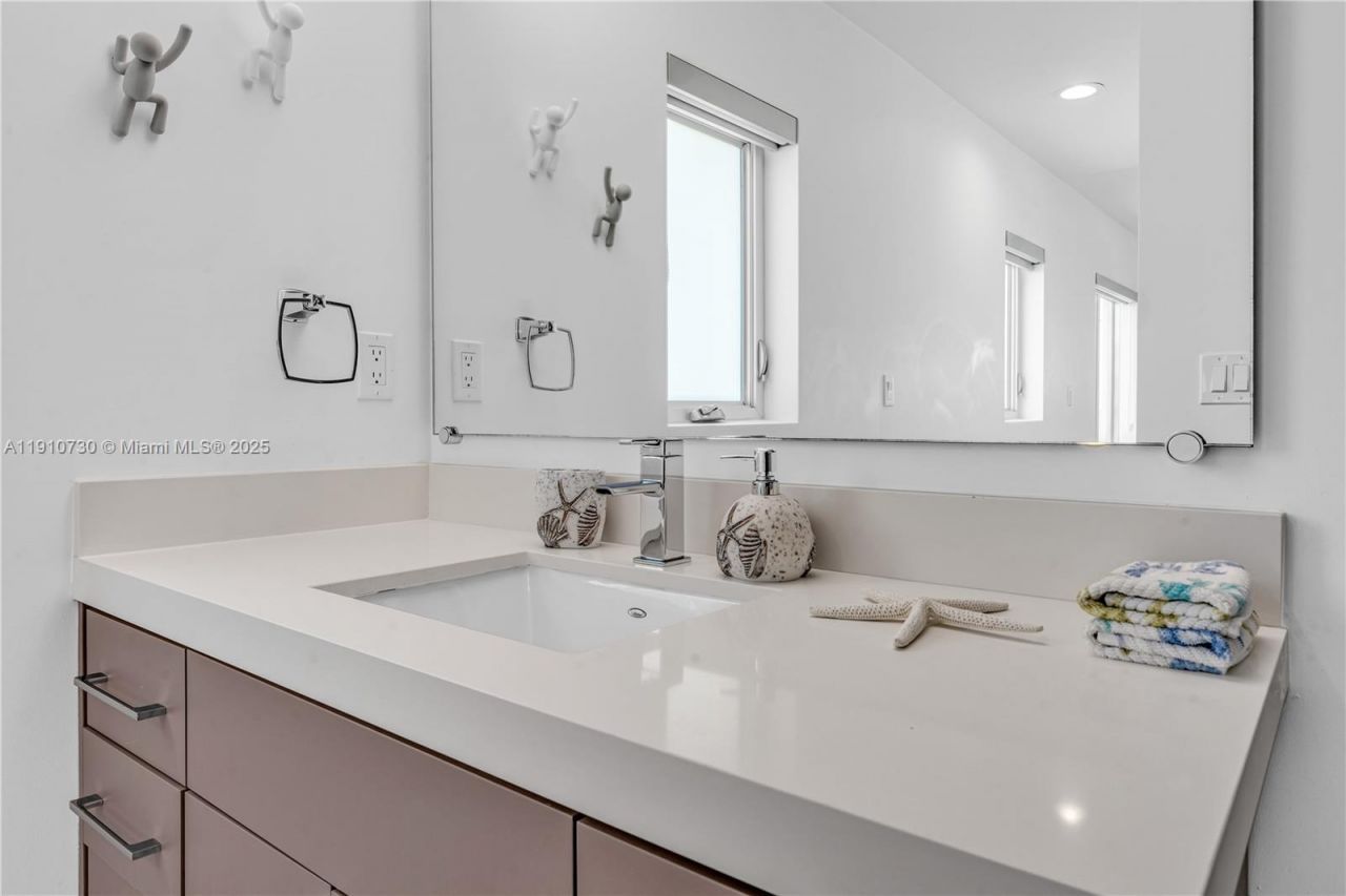 325 Calusa, Islamorada, FL 33037 Photo