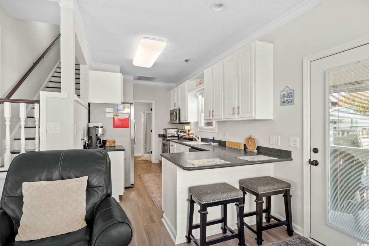 6001 - 6019 S Kings Hwy. Photo 13