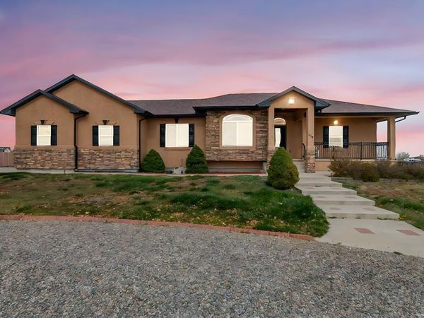 777 Woodleaf Dr, Pueblo West, CO 81007