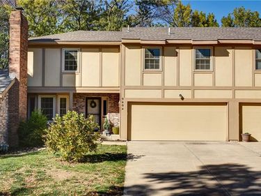 9604 Nieman Place, Overland Park, KS 66214