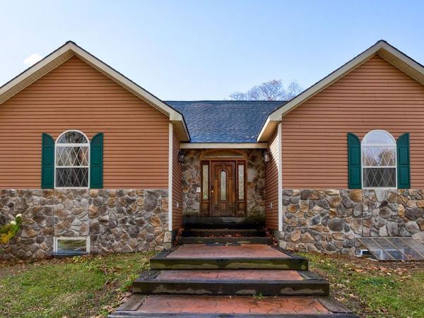 4 Big Bay Road, Queensbury, NY 12804