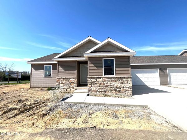 987 Greenbrier Road, Upper Sandusky, OH 43351