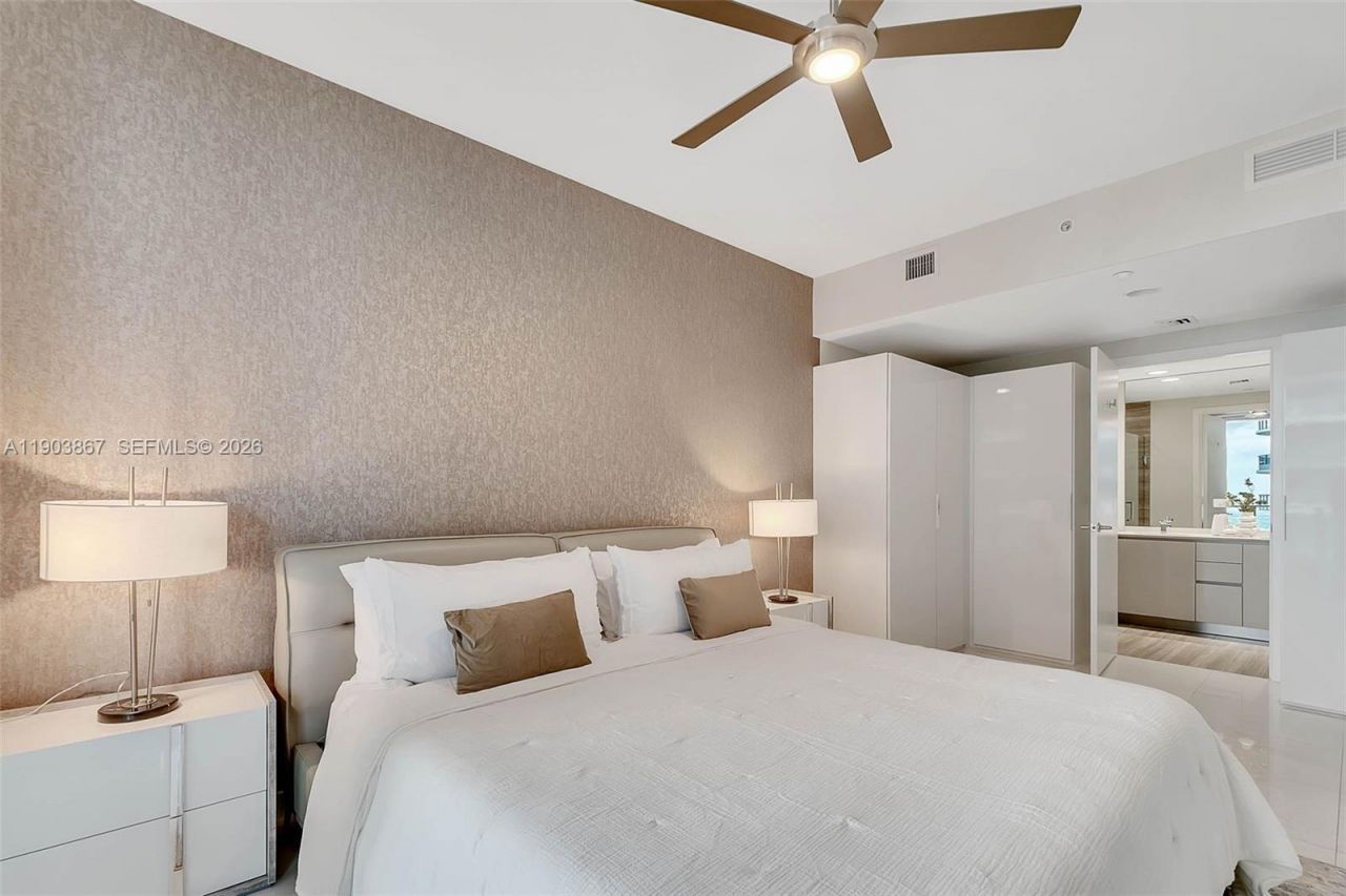 1010 Brickell Ave, Unit 4309, Miami, FL 33131 Photo