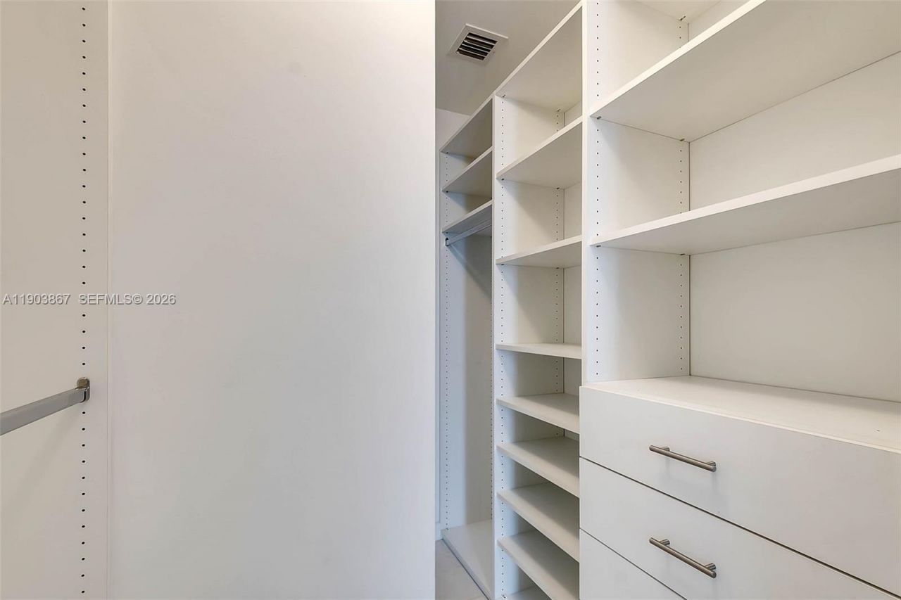 1010 Brickell Ave, Unit 4309, Miami, FL 33131 Photo