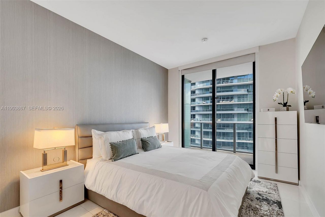 1010 Brickell Ave, Unit 4309, Miami, FL 33131 Photo