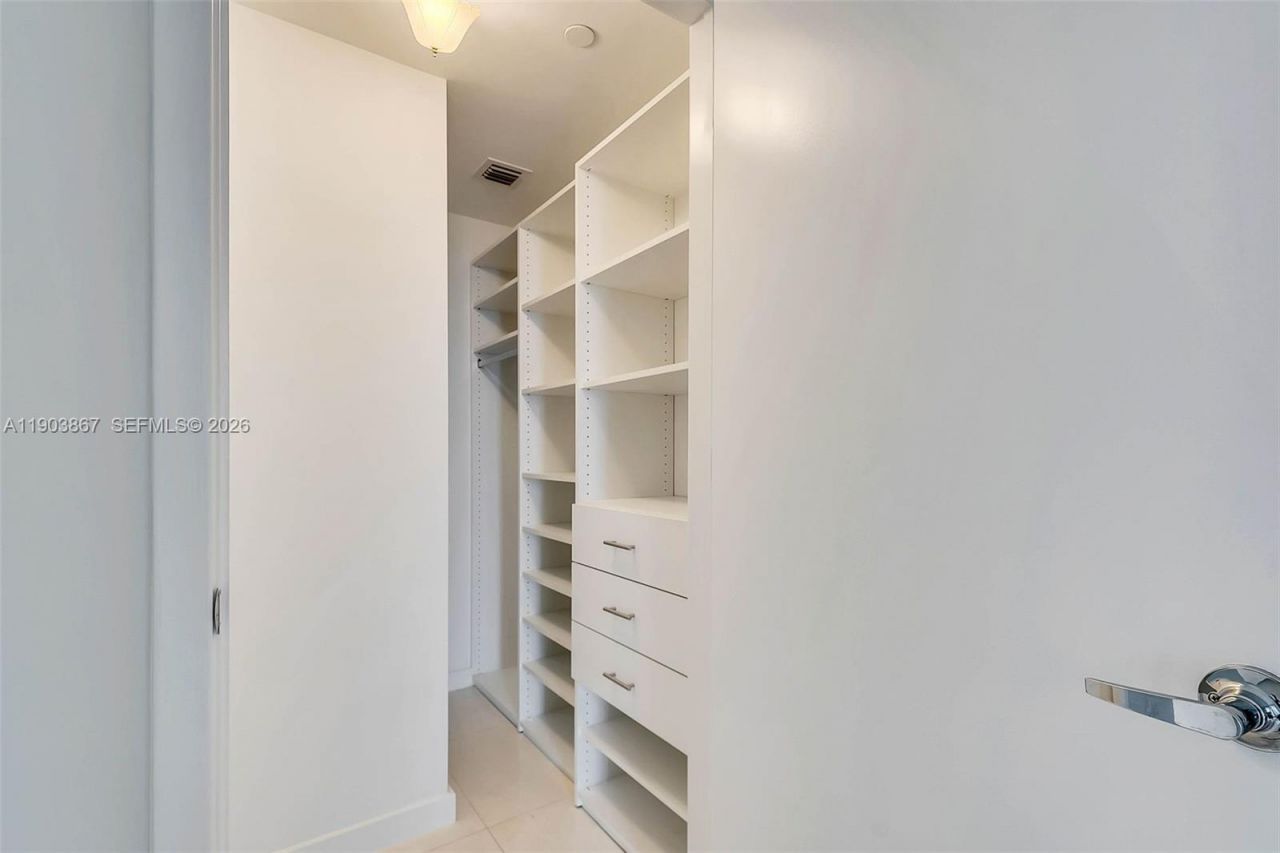 1010 Brickell Ave, Unit 4309, Miami, FL 33131 Photo