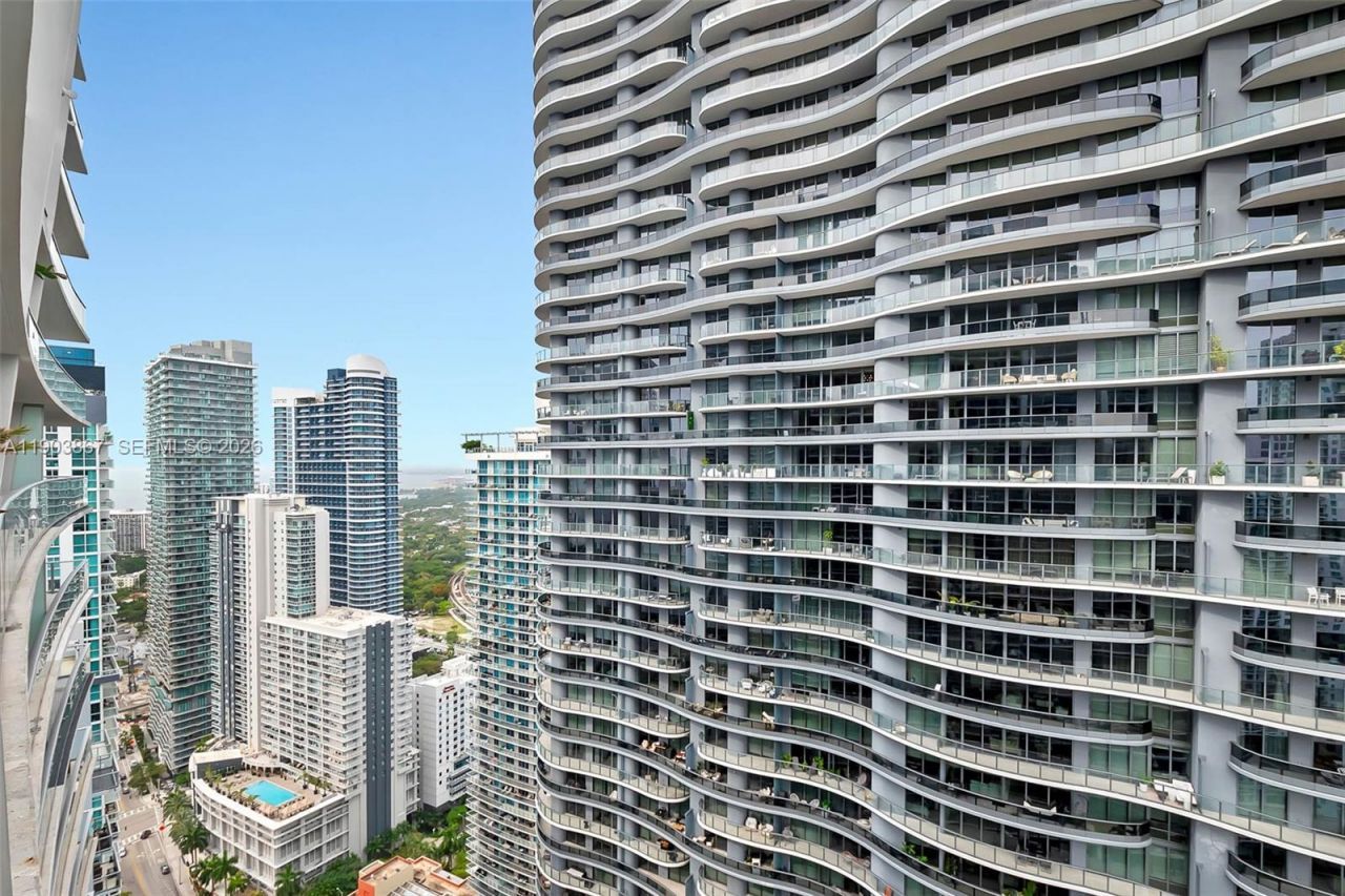 1010 Brickell Ave, Unit 4309, Miami, FL 33131 Photo