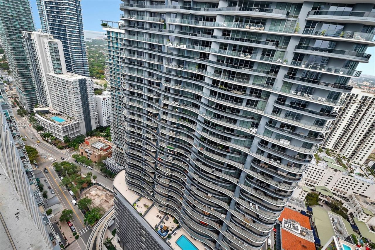 1010 Brickell Ave, Unit 4309, Miami, FL 33131 Photo