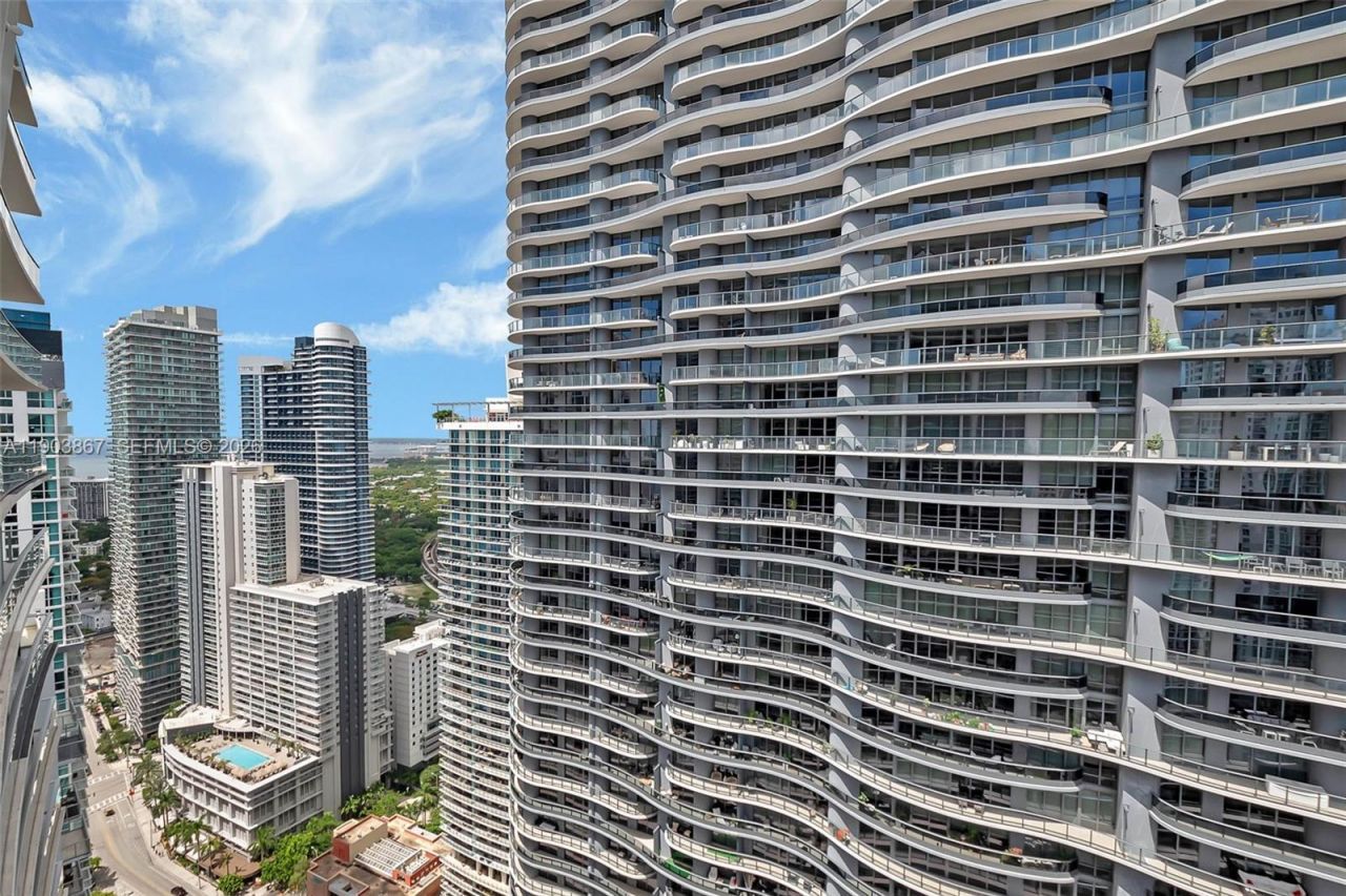 1010 Brickell Ave, Unit 4309, Miami, FL 33131 Photo