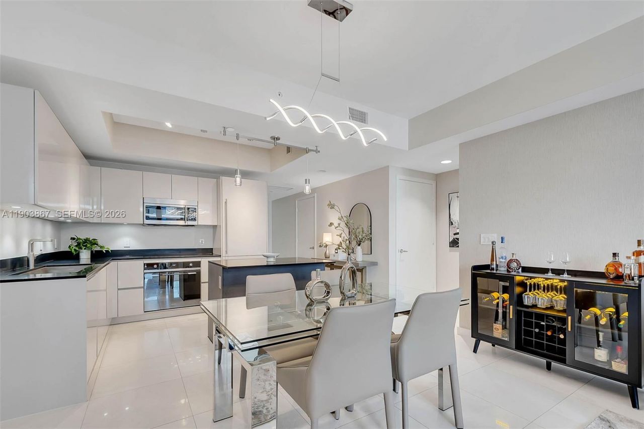 1010 Brickell Ave, Unit 4309, Miami, FL 33131 Photo